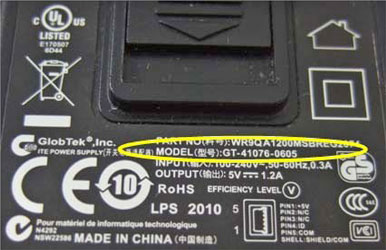 Detalle de la fuente de alimentacin del cargador, que indica el Modelo GT–41076-0605