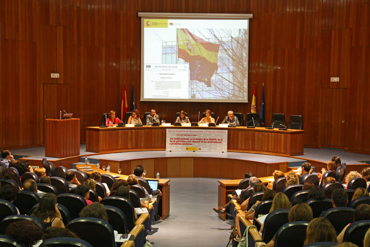 Imagen de la Jornada informativa sobre las modificaciones, en el ámbito de la AEMPS, de la Ley de garantías y uso racional de los medicamentos y productos sanitarios