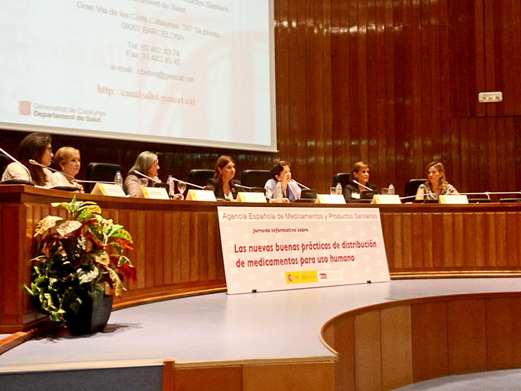 Representantes de la Jornada informativa sobre las nuevas buenas prácticas de distribución de medicamentos de uso humano Representantes de la Jornada informativa sobre las nuevas buenas prácticas de distribución de medicamentos de uso humano