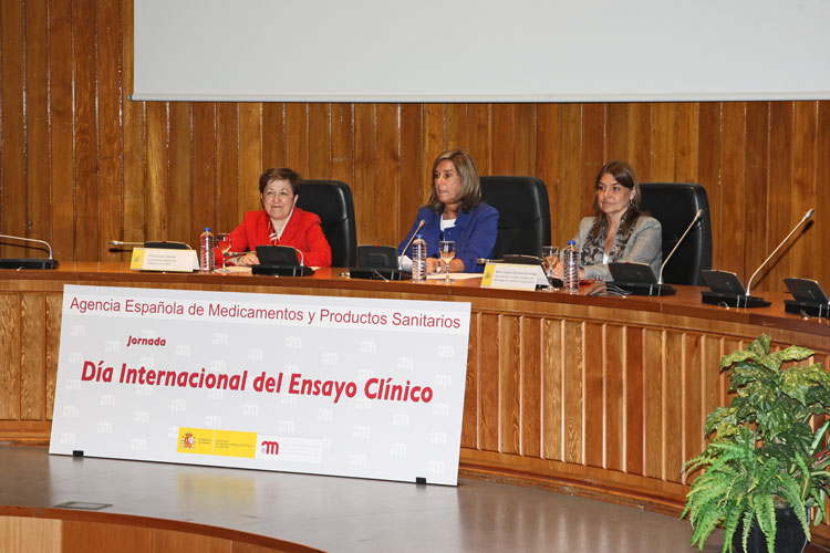 Representantes de la Jornada informativa con motivo del Día Internacional del Ensayo Clínico