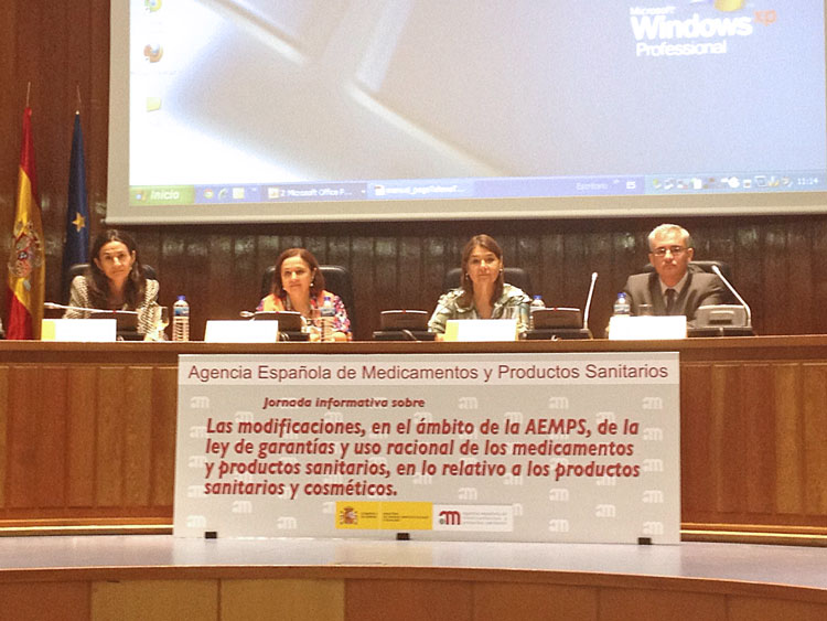 Imagen de la jornada informativa sobre las modificaciones, en el ámbito de la AEMPS, de la Ley de garantías y uso racional de los medicamentos y productos sanitarios, en lo relativo a los productos sanitarios y cosméticos