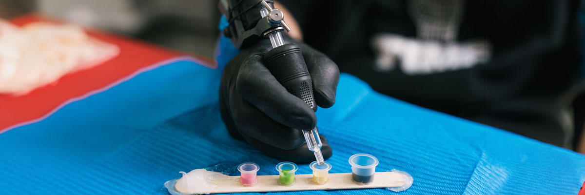 La AEMPS pone en marcha un evento sobre tintas para tatuaje y maquillaje permanente
