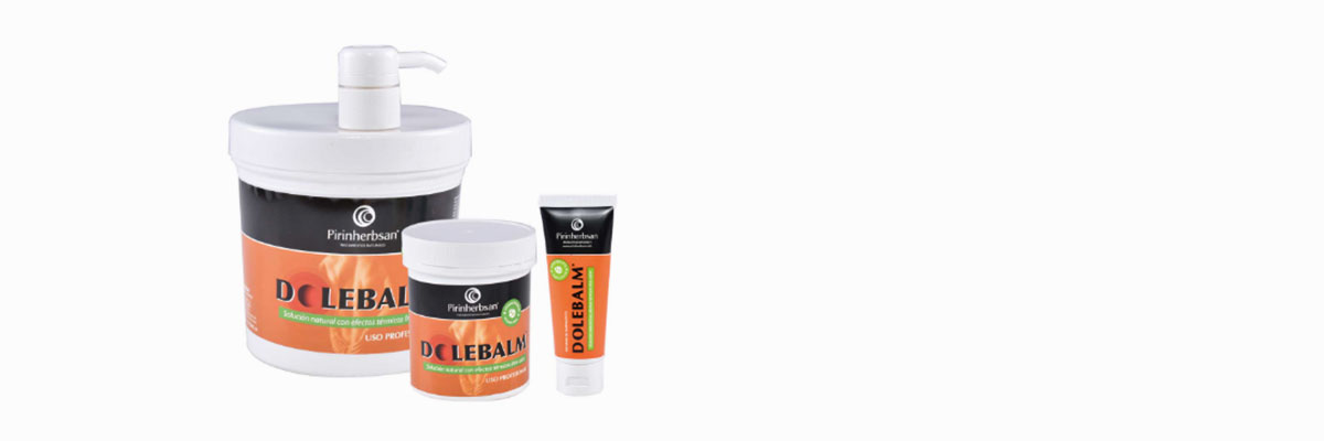 Imagen de tres formatos de la crema Dolebalm afectados por esta retirada